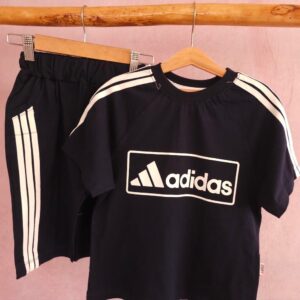 ست تیشرت و شلوارک بچگانه Adidas رنگ سرمه‌ای